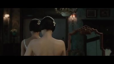 Gái xinh chơi les nhìn dâm loàn quá đi